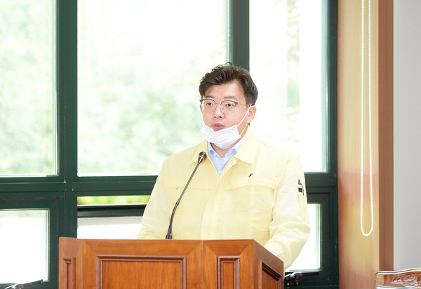 파주시의회 목진혁 의원이 ‘파주시 학생 생존수영 교육 지원 조례안’을 발의해 이 조례가 제정되면 관내 초등학생 생존수영 교육 지원이 대폭 확대된다. (사진제공=파주시의회)