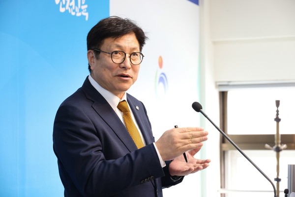 도성훈 인천광역시교육감은 8일 시교육청 브리핑실에서 새학기 기자간담회를 열고 “인천창영초등학교의 존치와 환경개선을 전제로 동구 지역 전체의 교육여건 개선에 집중하겠다”고 밝혔다. (사진제공=인천시교육청)