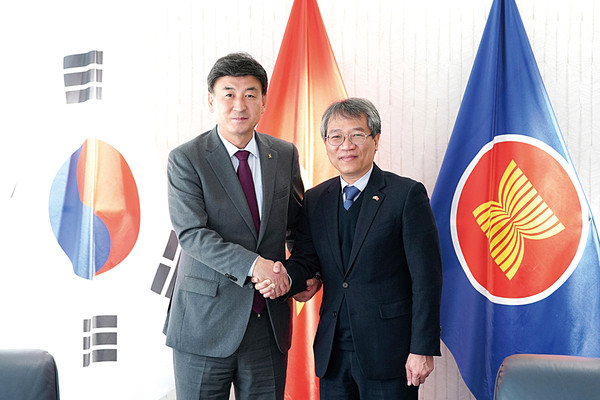 방세환 광주시장은 서울 종로구 소재 주한 베트남 대사관에서 응우옌 부 뚱 주한 베트남 대사와 차담회를 가졌다고 20일 밝혔다. (사진제공=광주시청)