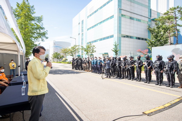 서구가 민방위 활동과 비상대비 업무에서 우수 지자체로 인정받아 국무총리 기관 표창을 수상했다고 28일 밝혔다. (사진제공=서구청)