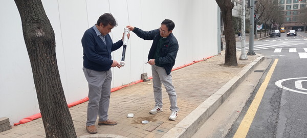고양특례시가 일산동구 백석동 인근 공사현장에 지능형 사물인터넷 기반 지반침하 감시 시스템을 설치했다. 사진은 지반침하 실시간 감지 시스템. (사진제공=고양시청)