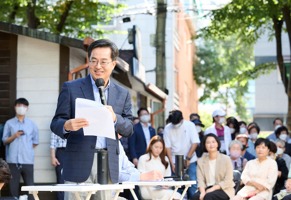 김동연 경기도지사가 한국매니페스토실천본부가 선정한 공약 실천 계획서를 가장 잘 만든 자치단체장에 선정됐다. (사진제공=경기도청)
