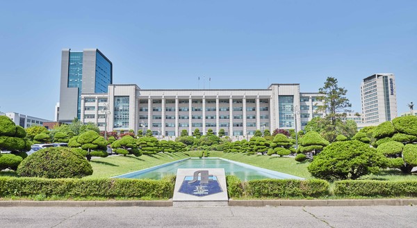 인하대학교가 국내 대학 최초로 창업활동으로 석사학위를 취득하는 창업트랙을 신설해 운영하기로 했다. 사진은 인하대 전경. (사진제공=인하대학교)