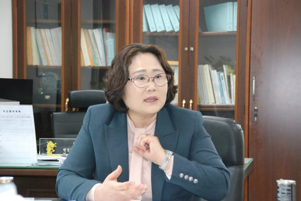 김숙희 인천 부평구의회 행정복지위원회 위원장이 “시민의 혈세로 지원받는 해외 시찰에 대해 구민들이 실망하지 않도록 최대한 배우고 벤치마킹하도록 노력하고 있다”고 전했다. (사진제공=인천시 부평구의회)
