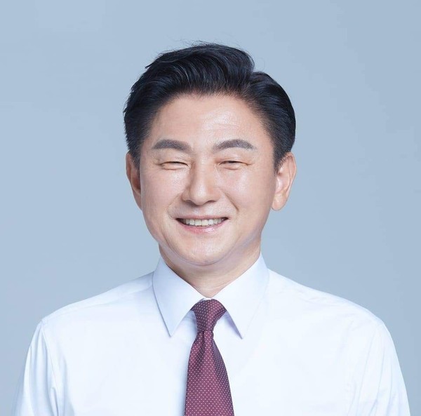 공직선거법 위반 혐의로 재판에 넘겨진 김동근(국민의힘) 의정부시장이 10일 벌금 70만원을 선고 받아 시장직을 유지했다. (사진=김동근 의정부시장 페이스북)