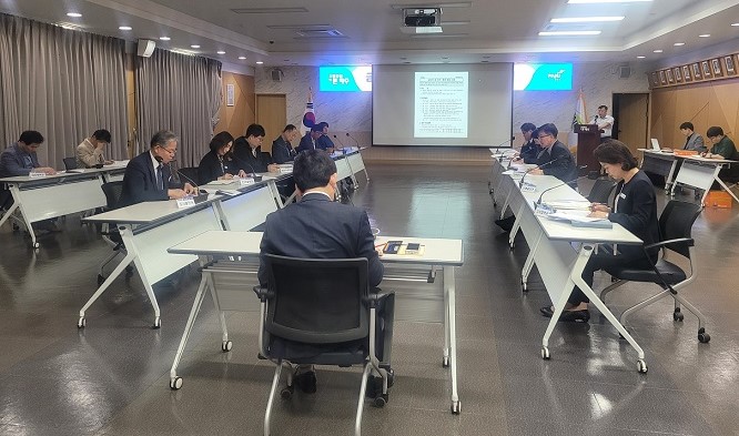 ‘시민 안전 확보한다’는 주재로 열린 ‘5.23 공동대응 전담팀(TF) 3차 회의’ 모습. (사진제공=파주시청)