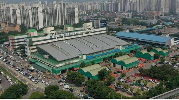 인천시는 삼산농산물도매시장 시설현대화 사업이 행정안전부의 지방재정 중앙투자심사를 통과함에 따라 사전 행정절차를 완료하고 본격적인 사업추진에 들어간다고 밝혔다. 사진은 삼산농산물도매시장 전경. (사진제공=인천시청)