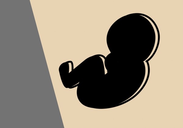 연하남친과 헤어지기 싫어서 방해된다는 이유로 자신이 낳은 영아를 4층 창밖으로 던진 20대 여성에 대한 징역형이 확정됐다. (CG=중앙신문)