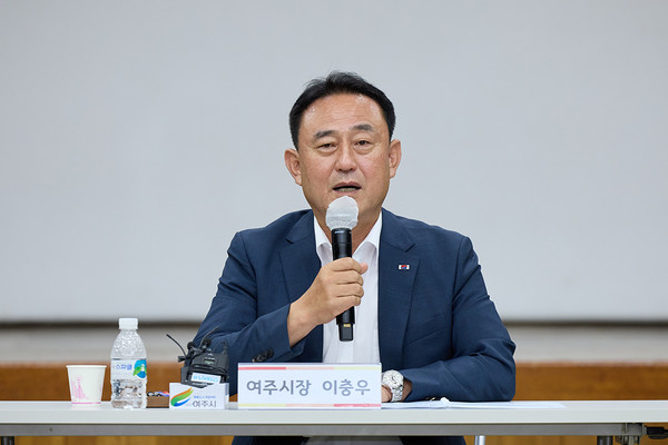 이충우 여주시장이 29일 민선8기 취임 1주년 기념 기자 간담회를 열고 있다. (사진제공=여주시청)