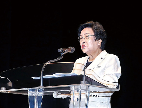 김경희 이천시장은 3일 이천아트홀에서 ‘민선8기 1년’ 기념식을 갖고 중장기 발전 방안을 제시하며 남은 임기 3년의 청사진을 펼쳐 보였다. (사진제공=이천시청)