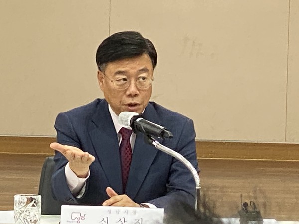 민선8기 취임 2년차를 맞이한 신상진 성남시장이 5일 "누구나 꿈을 이룰 수 있고, 누구나 살고 싶어 하는 이전과 다른 성남시를 만들어 가겠다"고 밝혔다. (사진제공=성남시청)