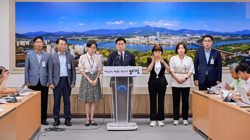 전진선 양평군수가 긴급기자회견에서 “서울-양평고속도로 사업 재개를 위해 혼신을 다하겠다”고 강조했다. (사진=전진선 양평군수 페이스북)