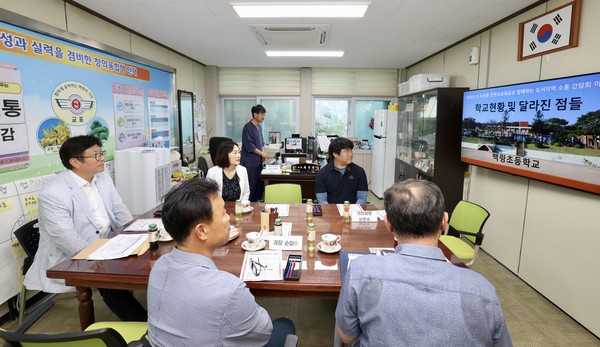도성훈 인천광역시교육감은 지난 12일부터 14일까지 백령지역 교육 현장의 다양한 현안과 애로사항을 듣고 이를 해소하기 위해 13일 백령도를 방문했다. (사진제공=인천시교육청)