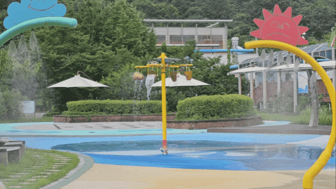 25일 오전 9시30분께 남양주시 화도읍 화도푸른물센터 내에 마련된 물놀이장이 손님 맞을 준비를 하고 있다. (영상=이승렬 기자)