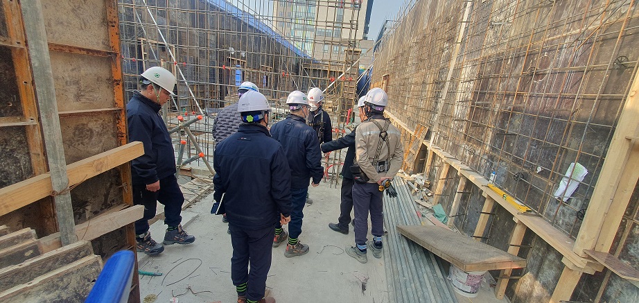 파주시는 관내 소규모 산업현장의 안전한 근무 환경을 조성하고, 노동자들의 산업재해를 미연에 방지키 위해 ‘노동 안전지킴이’를 현장에 투입, 안전사고 예방에 사력(死力)을 다하고 있다. (사진=중앙신문DB)