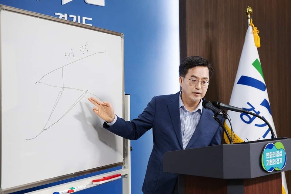 김동연 경기도지사가 3일 기자회견을 열고 '서울양평고속도로'에 대해 기재부 예비타당성 조사를 통과한 국토부 원안으로 추진해야 한다고 강조했다. (사진=김동연 경기도지사 페이스북)