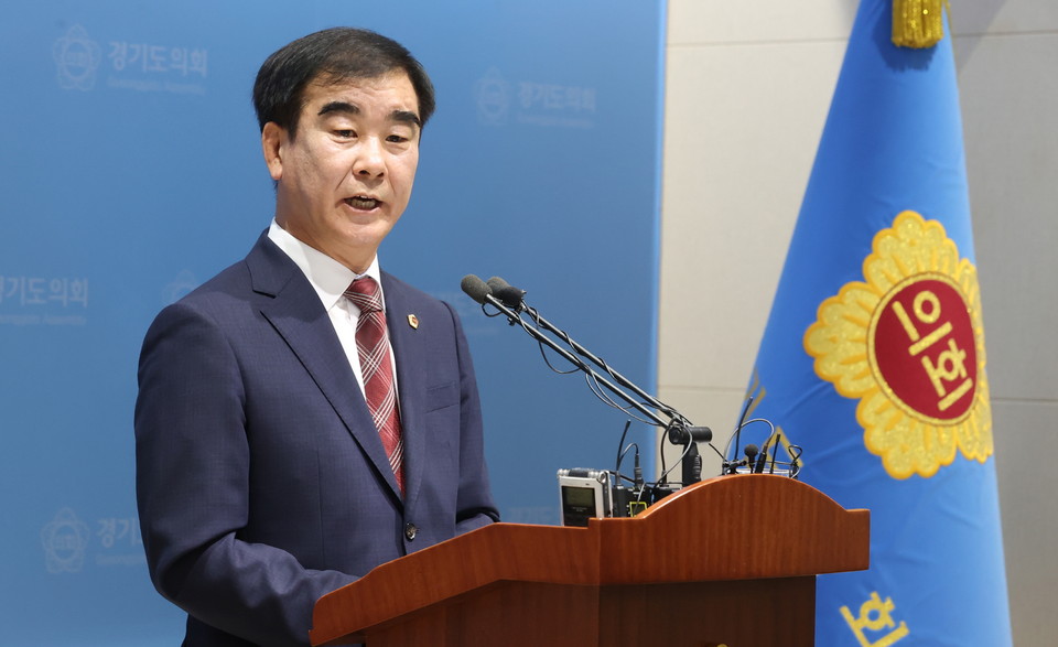 염종현 경기도의회 의장이 9일 의회 브리핑룸에서 취임 1주년 기자회견을 열고 “제11대 의회 전반기 남은 1년 간 ‘자치분권3.0 시대’를 선도하겠다”라는 포부를 밝혔다. (사진제공=경기도의회)