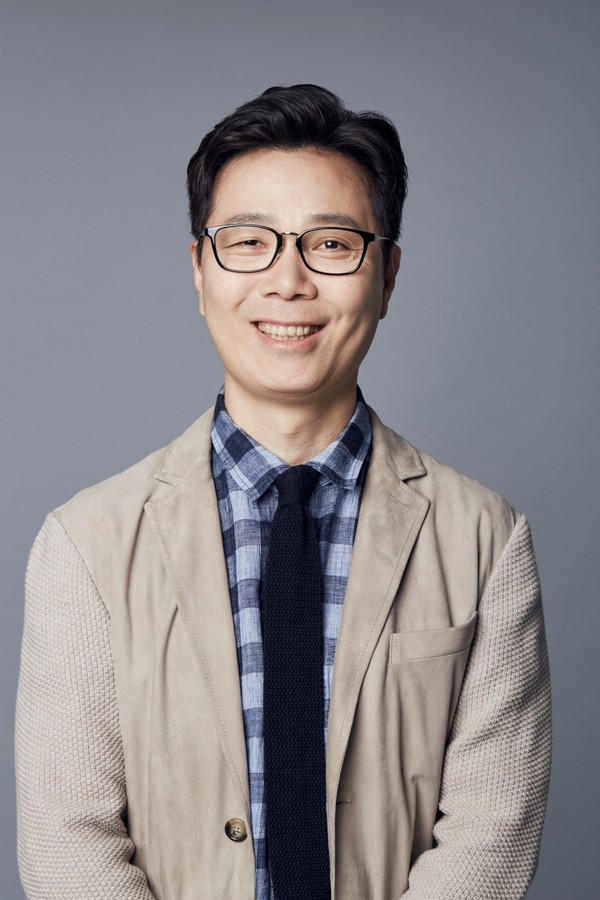 고양특례시가 다음 달 1일부터 3일까지 3일간 일산호수공원 일원에서 전국 최대 규모 독서문화축제인 ‘2023 대한민국 독서대전 고양’을 개최한다. 사진은 김영하 작가. (사진제공=고양시청)