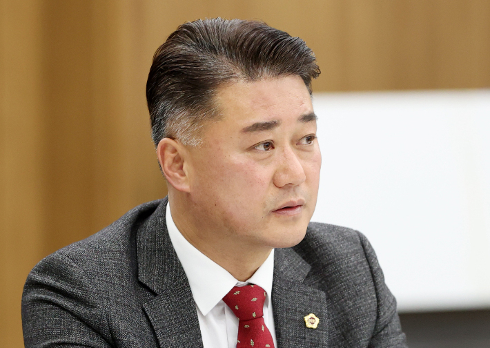 경기도의회 국민의힘이 오는 23일부터 경기도 내 시·군별 현안과 민생정책 수요를 파악하기 위한 현장 정책 투어 ‘국민의힘, 정책드라이브’를 진행한다고 21일 밝혔다. 사진은 김정호 대표의원. (사진제공=경기도의회 국민의힘)