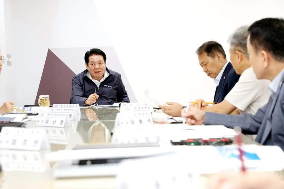 최대호 안양시장이 일본 후쿠시마 오염수 방류 소식에 “전담부서(TF)를 구성하는 등 먹거리 안전성 관리로 시민들의 불안을 해소하겠다”고 밝혔다. (사진=최대호 안양시장 페이스북)