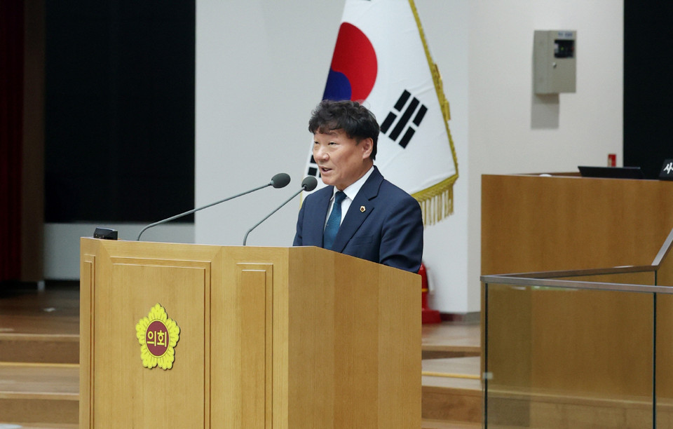 경기도의회 더불어민주당 남종섭 대표의원은 5일 열린 제371회 임시회 1차 본회의에서 진행된 연설을 통해 “중앙정부와 국회가 하지 못하는 정치의 새로운 모델을 경기도에서부터 만들겠다”고 약속했다. (사진제공=경기도의회)