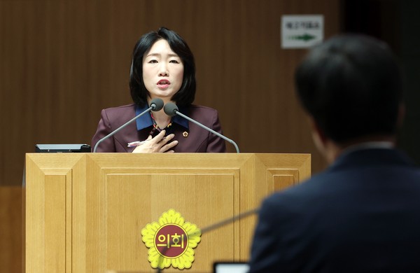 경기도의회 문화체육관광위원회 이혜원 의원(국민의힘, 양평2)은 6일 제371회 임시회 2차 본회의 도정질문 통해 서울-양평 고속도로 현안 지적과 경기 동북부 균형 발전 대책 마련을 촉구했다. (사진제공=경기도의회)