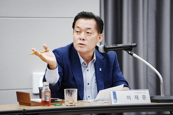 이재준 수원특례시장은 “탄소중립 그린도시 사업은 수원시 모든 부서가 힘을 모아 추진해야 한다”고 강조했다. (사진제공=수원시청)