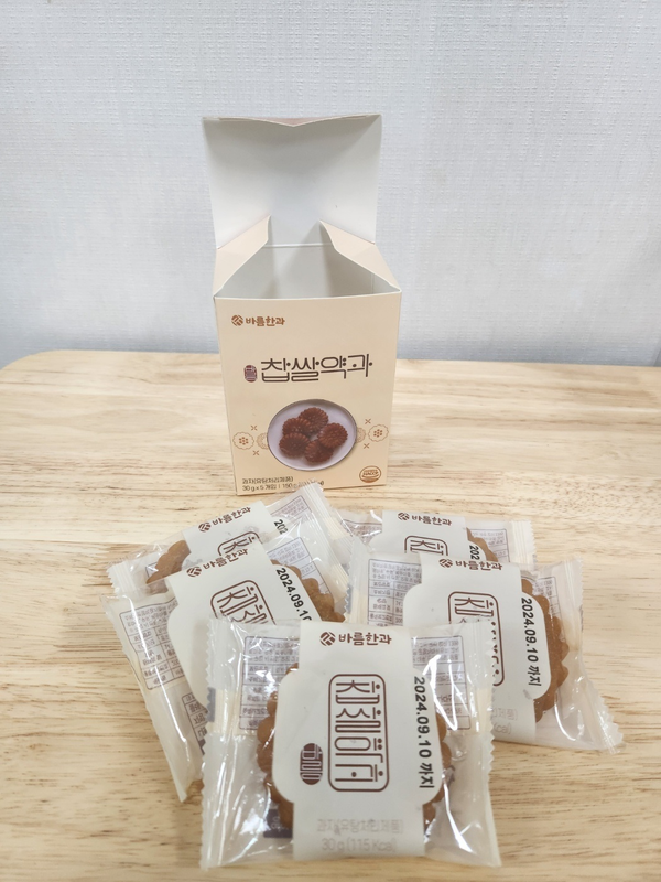 포천시가 가산면 소재 한울제과가 생산하는 약과가 지자체 우수상품으로 선정돼 이달 말부터 코레일 관광개발 KTX 자판기에 판매될 예정이다. 사진은 한울제과 바름한과 약과. (사진제공=포천시청)