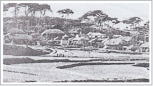 1950년대 문학산 서쪽 기슭마을 전경. (사진제공=미추홀구)