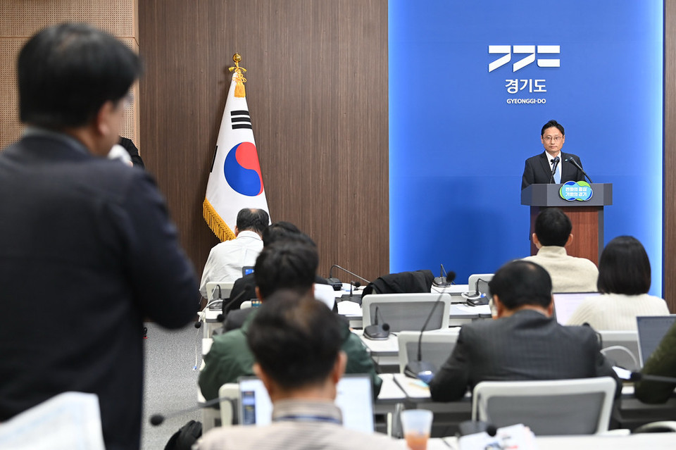 김포시가 서울시 김포구로 편입되면 예산 규모가 3000억원 이상 줄어든다는 관측이 나왔다. 오후석 경기도 행정2부지사는 7일 오후 도청 브리핑룸에서 기자 간담회를 열어 김포시의 서울시 편입 관련 규제가 강화되는 등 달라지는 점이 많다고 밝혔다. (사진제공=경기도청)