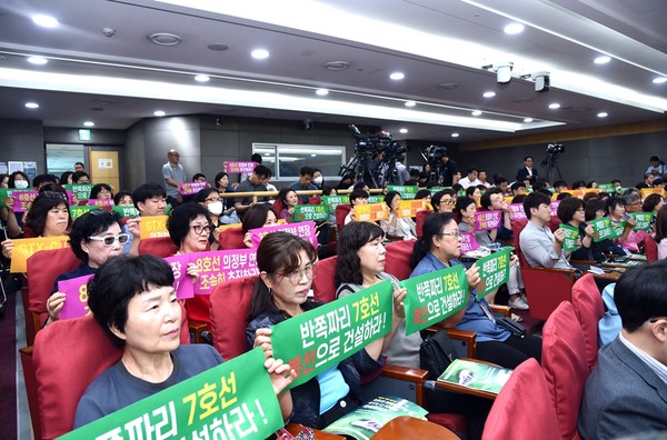 의정부시가 경기도에 단선철도로 건설 중인 7호선 연장구간 복선화를 강력 건의하고 이에 대한 적극적인 검토를 요청했다. (사진제공=의정부시청)