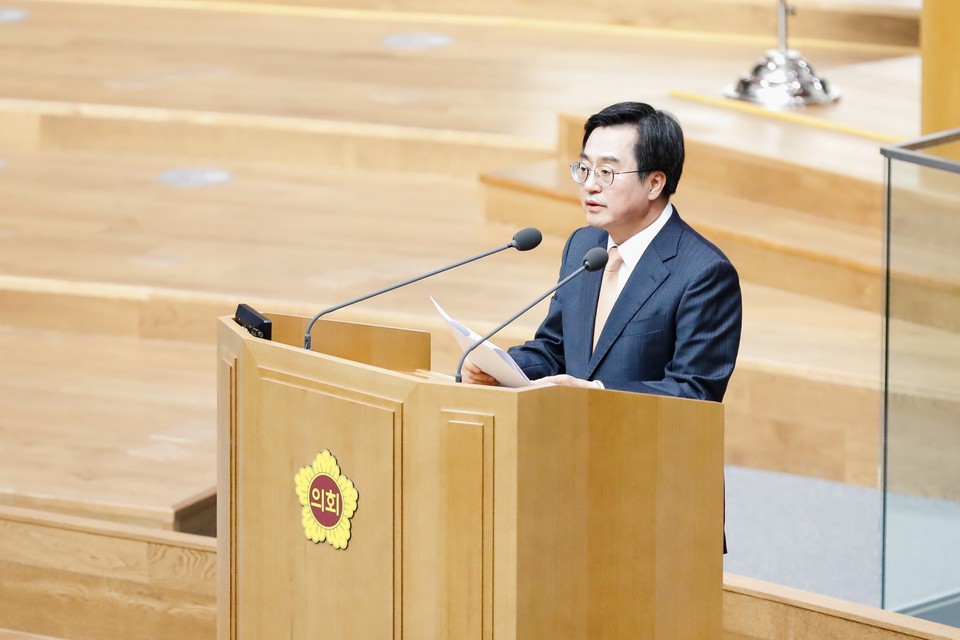 김동연 경기도지사가 9일 오후 경기도의회 본회의장에서 열린 2024년도 예산안 및 2023년도 추가경정예산안 제안설명에서 "‘경기북부특별자치도’와 ‘경기북부 대개발’에 2754억원을 투입하겠다"고 밝히고 있다. (사진제공=경기도청)