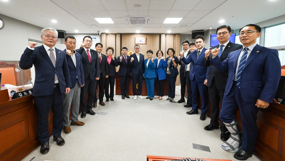 경기도의회 경제노동위원회는 10일부터 23일까지 14일간 2023년 행정사무감사에 돌입한다. (사진제공=경기도의회)