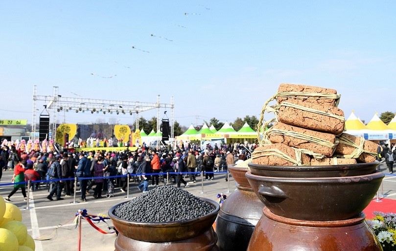 지역 특산물인 파주장단콩 축제가 오는 24일부터 26일까지 ‘웰빙명품·파주장단콩 세상’이란 주제로 임진각 광장에서 개최된다. 사진은 지난해 파주장단콩 축제. (사진제공=파주시청)