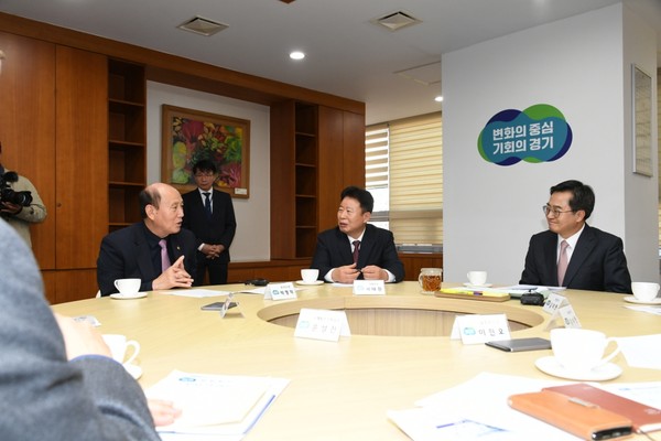 박형덕 동두천시장 등 경기 북부 5개 시․군(동두천·양주·포천·연천·가평)단체장이 20일, 경기 북부청사에서 김동연 경기도지사를 만났다. (사진제공=동두천시청)