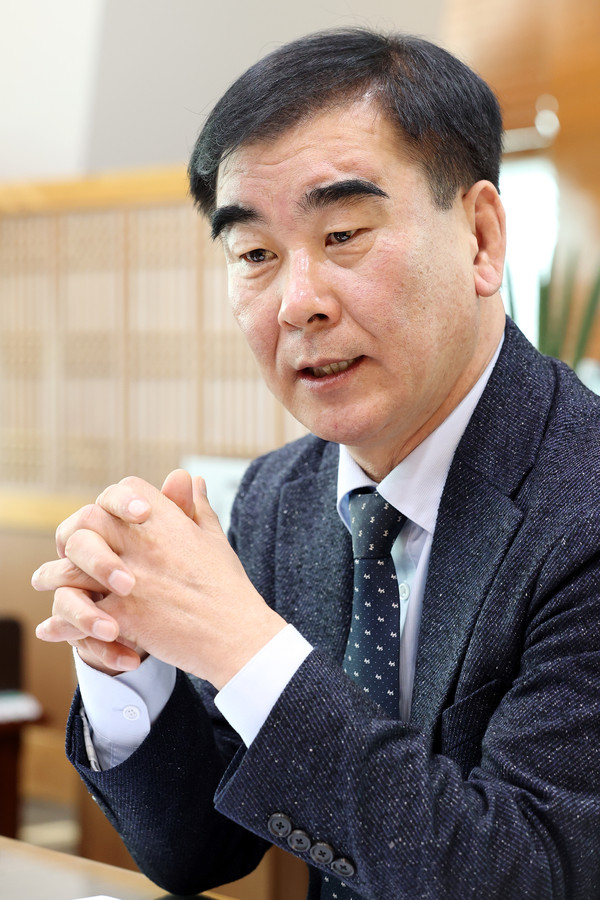 염종현 경기도의회 의장이 21일 "행정사무감사의 엄중한 의의 되새긴 수감 자세 필요하다"면서 경기도 집행부에게 성의 있는 태도를 요구했다. (사진제공=경기도의회)