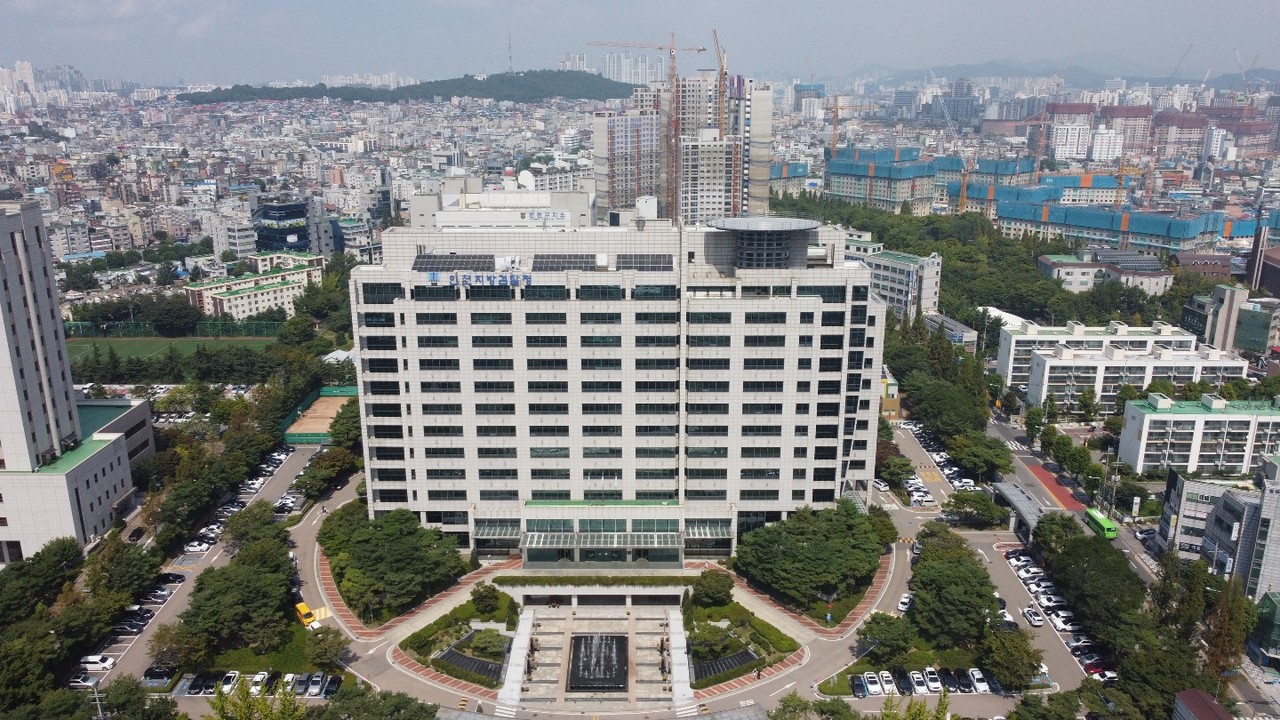 15일 검찰은  ‘형이 너무 가볍다’면서 항소했다. 또한 피고인 친부 A씨가 자녀들을 방임한 혐의를 1심 법원이 무죄 선고한 것도 납득할 수 없다고 강조했다. 사진은 인천지방검찰청 전경. (사진=중앙신문DB)