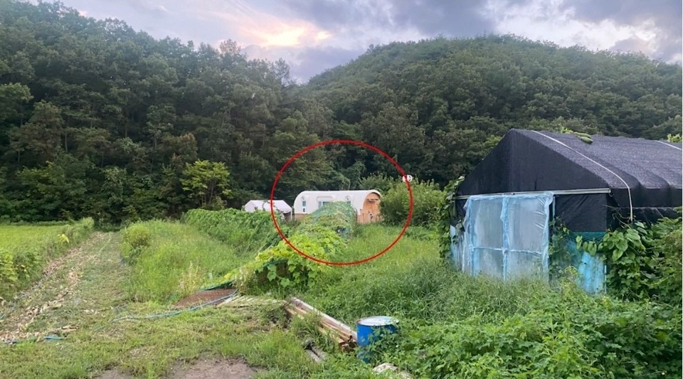 농촌지역 외진 곳에 농막을 짓고 불법 성매매 광고사이트를 운영해  75억을 챙긴 일당이 경찰에 검거됐다. (사진제공=경기남부경찰청)