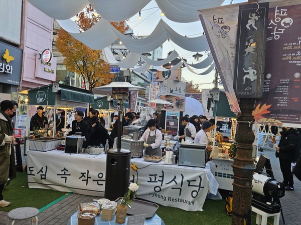인천 부평구가 오는 8일과 9일 이틀에 걸쳐 부평 문화의거리 분수대 뒤에서 ‘도심 속의 작은 쉼터 평식당’을 운영한다. (사진제공=부평구청)