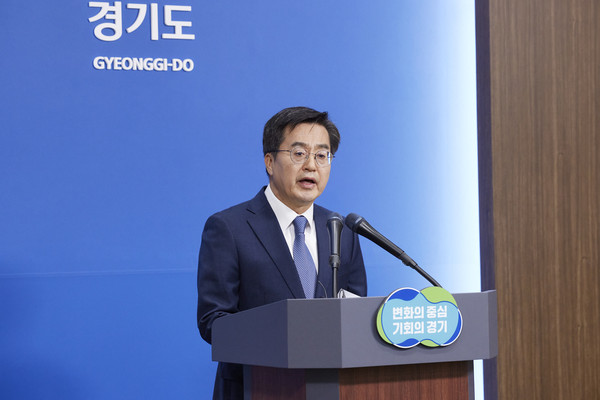 4일 오후 경기도청 브리핑룸에서 김동연 지사가 압수수색 관련 긴급 브리핑을 하고 있다. (사진제공=경기도청)