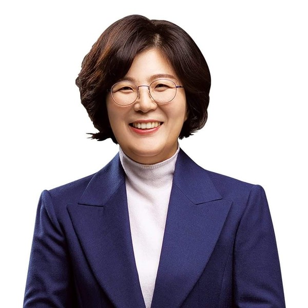검찰이 공직선거법 위반 혐의로 재판에 넘겨진 김보라 안성시장의 항소심에서 징역 1년을 구형했다. (사진=김보라 안성시장 페이스북)