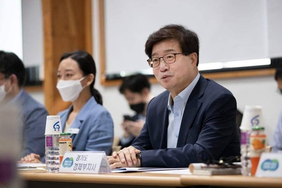 내년 4월10일 치러지는 제22대 총선 출마를 앞둔 염태영 경기도 경제부지사의 사직서가 오는 22일자로 정식 수리되는 것으로 알려졌다. (사진=염태영 경기도 경제부지사 페이스북)