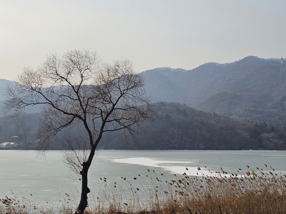 29일 금요일인 오늘 경기·인천지역은 가끔 구름 많은 날씨를 보이다가 오전부터 차차 흐려지겠다. 서해5도도 대체로 흐리겠다. 새벽부터 오전사이 곳곳에 안개 끼는 곳이 있겠다. (사진=중앙신문DB)