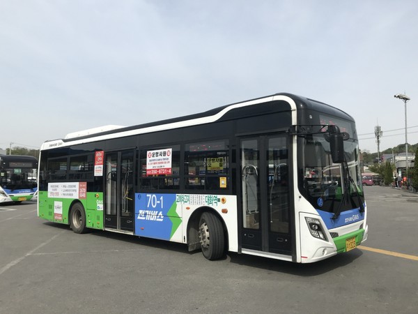 파주시는 70-1번과 10번 노선이 경기도의 ‘공공관리제’ 전환으로 1일부터 운행을 개시함에 따라 지역민들의 오랜 숙원인 교통불편에 숨통이 트이게 됐다. (사진제공=파주시청)