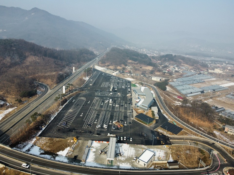 중부내륙고속도로 양평 남한강휴게소가 내부 인테리어 공사를 마치고 곧 개장될 것으로 예상된다. 사진은 지난 2023년 12월 28일 오전 11시30분께 모습. (사진=김광섭 기자)