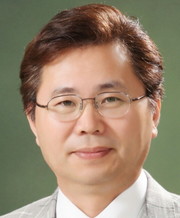 이회수 더불어민주당 김포시을 국회의원 예비후보가 17일 이한주 전 경기연구원장(사진)을 후원회장에 위촉했다. (사진제공=이회수 예비후보)