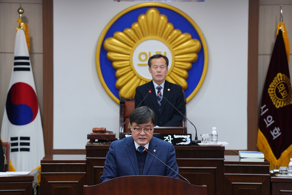 포천시의회는 25일 제176회 임시회 본회의에서 시 관내 군사시설 등 운용에 따른 지역발전 및 피해 방지 특별위원회 구성안을 통과시켰다. (사진제공=포천시의회)