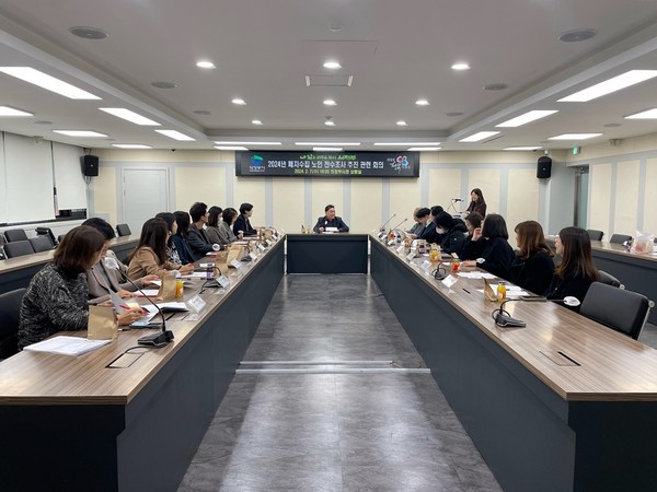 의정부시가 생계를 위해 폐지를 수집하는 노인들에게 맞춤형 복지서비스를 제공하고자 전수조사를 추진한다. (사진제공=의정부시청)