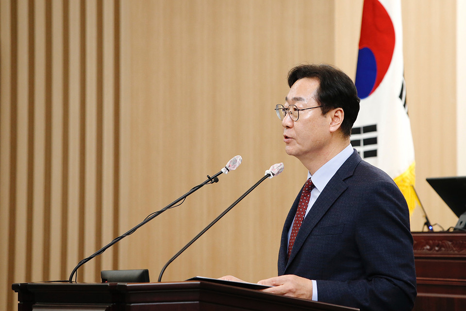 정명근 화성시장은 “복지와 문화를 탄탄히 채워나가고 편리한 교통과 좋은 일자리를 마련하는 데에 힘을 쏟겠다”며 15일 열린 제228회 화성시의회 임시회 시정연설에서 올해 시정운영방향을 제시했다. (사진제공=화성시청)