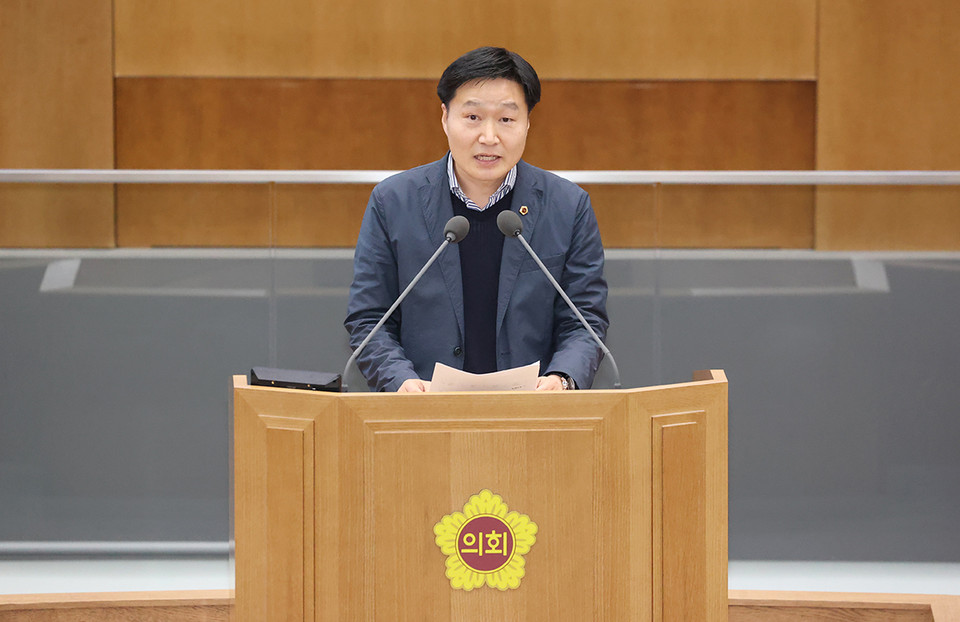 경기도의회 경제노동위원회 김태희 도의원은 20일 임시회 본회의에서 진행한 5분 발언을 통해 ‘철도 지하화 추진에 따른 도의 적극적인 관심과 지원을 촉구했다. (사진제공=경기도의회)